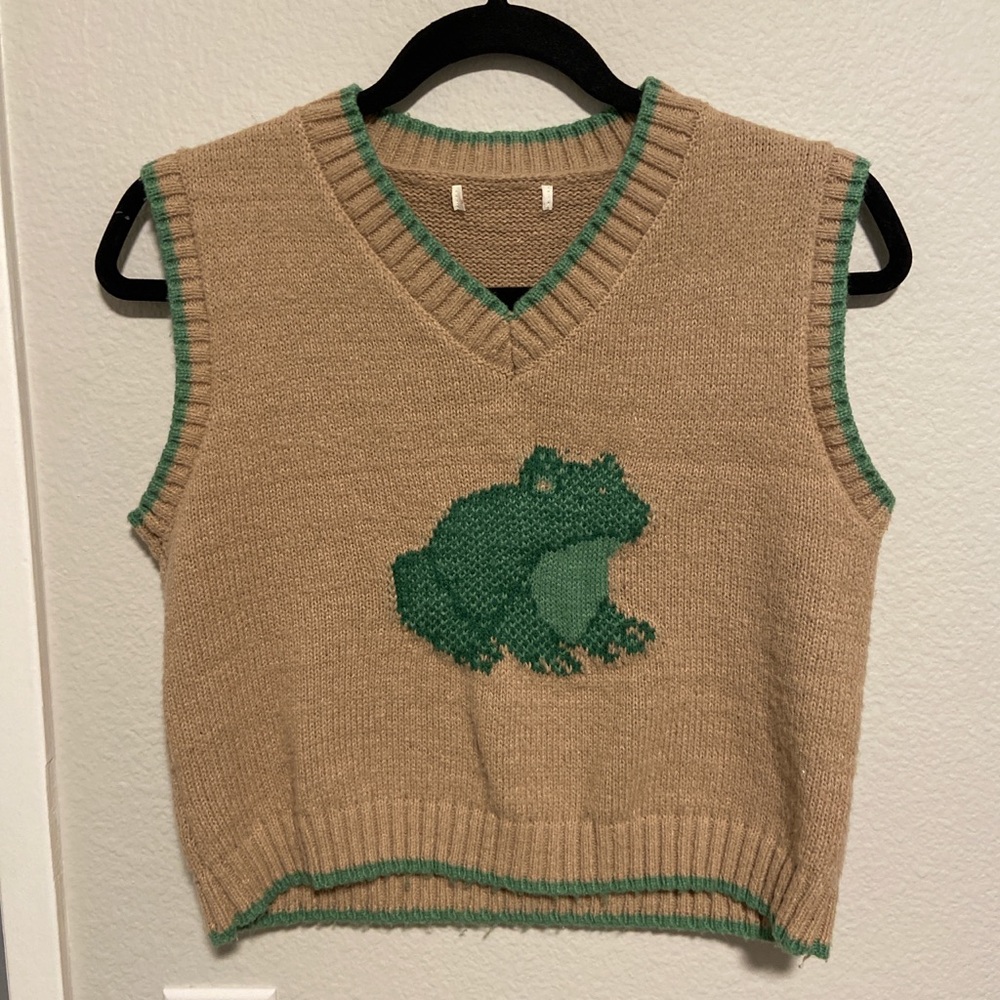 Frog vest - brown/tan and green
